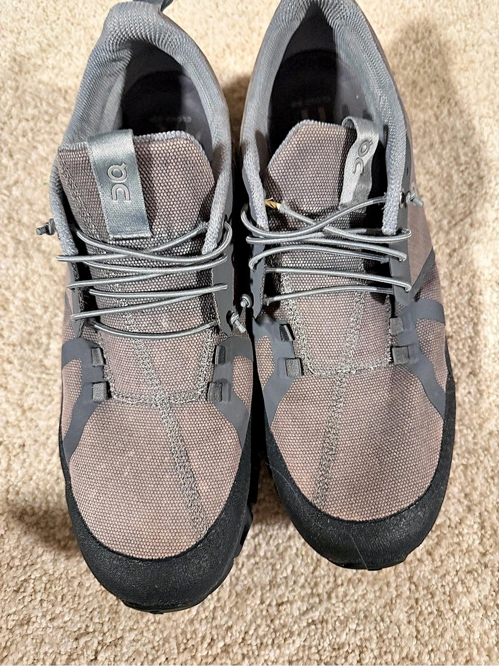 On Cloud 5 Gray & Black Athletic Shoes
